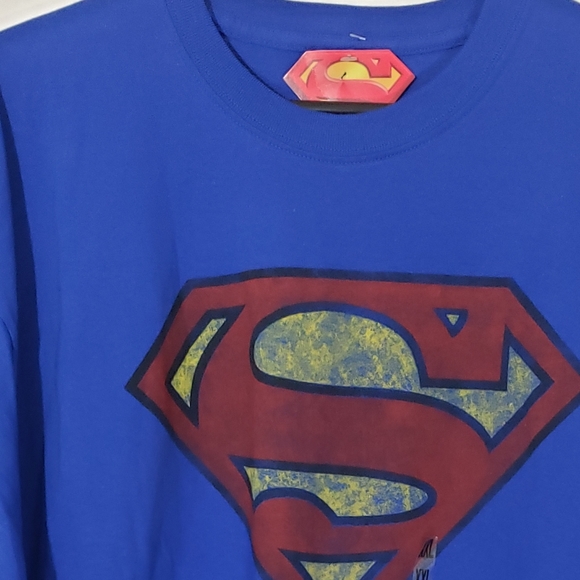 Superman Logo Tshirt - Picture 5 of 6